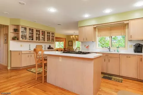 Kitchen - 25 Bedford Rd, Summit, NJ 07901 photo 2 of 4