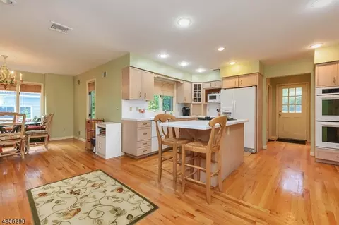 Kitchen - 25 Bedford Rd, Summit, NJ 07901 photo 1 of 4