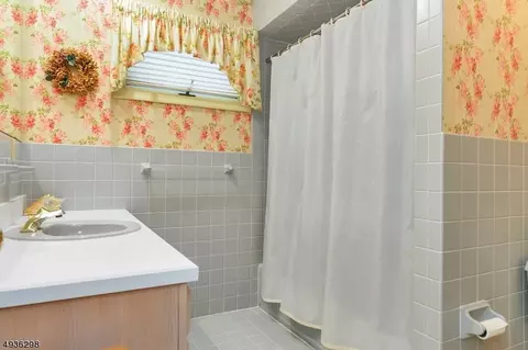 Bath - 25 Bedford Rd, Summit, NJ 07901 photo 3 of 3