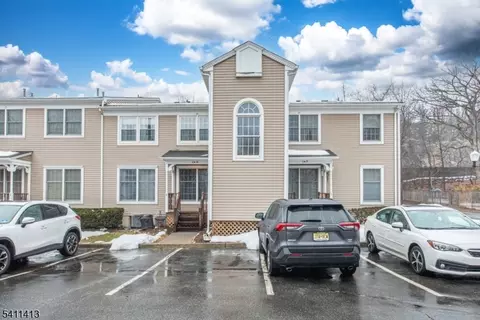 120 Willard St #14, Pompton Lakes, NJ 07442