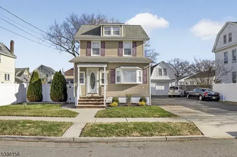 121 Myrtle St, Roselle, NJ 07203