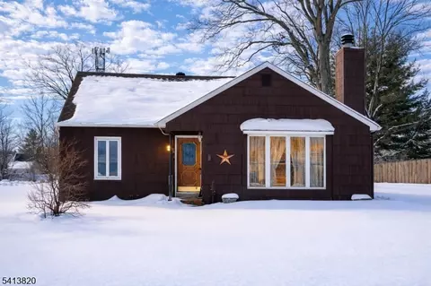 23 Phillips Pl, Green Brook, NJ 08812