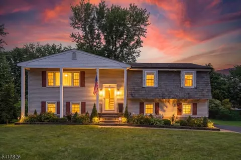 2 Norman Ln, Succasunna, NJ 07876
