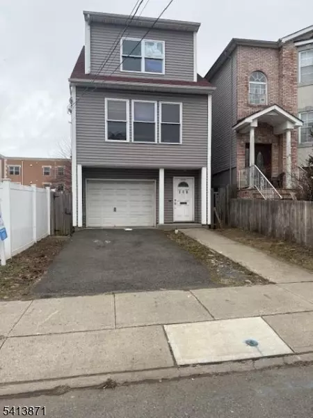 108 S Park St, Elizabeth City, NJ 07206