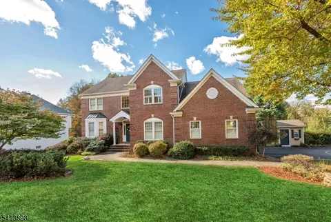 134 Arthur Ct, Mahwah, NJ 07430