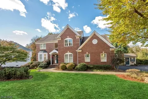 134 Arthur Ct, Mahwah, NJ 07430
