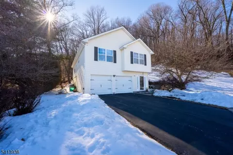 14 Jessica Ln, Dover, NJ 07801