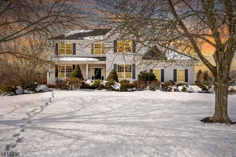 4 Veghte Pl, Franklin Park, NJ 08823