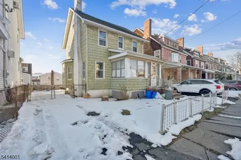 96 Beaumont Pl, Newark, NJ 07104