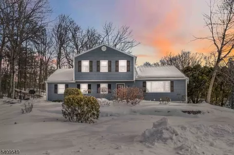 53 Sweetman Ln, West Milford, NJ 07480