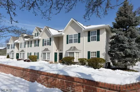 40 Chanda Ct #40, Clifton, NJ 07012