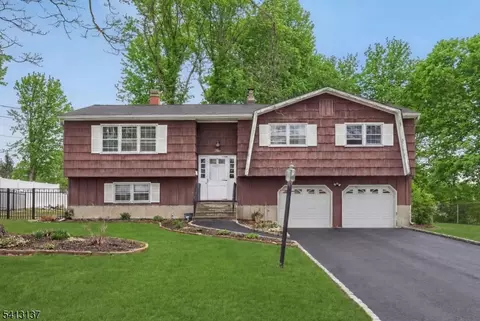 5 Summit Ave, Mount Olive, NJ 07828