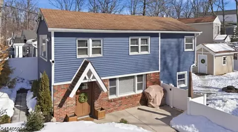 25 Bucknell Way, Hopatcong, NJ 07843