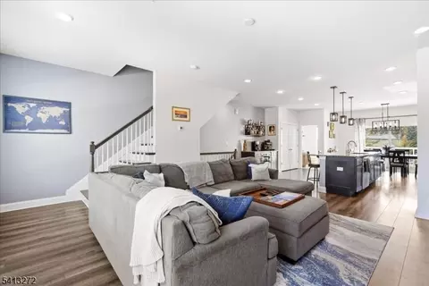 905 Abbe Rd, Little Falls Twp, NJ 07424