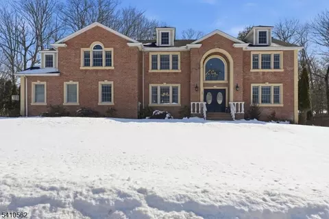 25 Page Dr, Oakland, NJ 07436