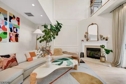 717 Regal Blvd, Livingston, NJ 07039