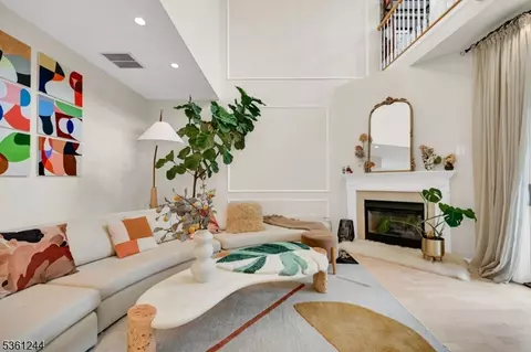 717 Regal Blvd, Livingston, NJ 07039