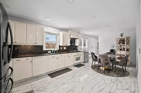 201 Newark Pompton Tpke, Wayne, NJ 07470 photo 8