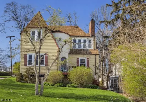 38 Hillside Ave, Newton, NJ 07860