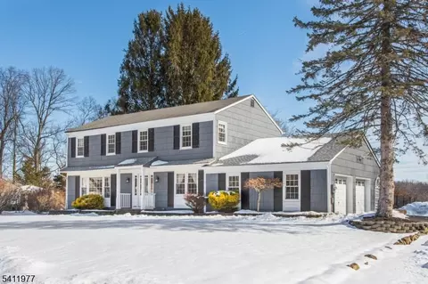 36 Flintlock Dr, Long Valley, NJ 07853