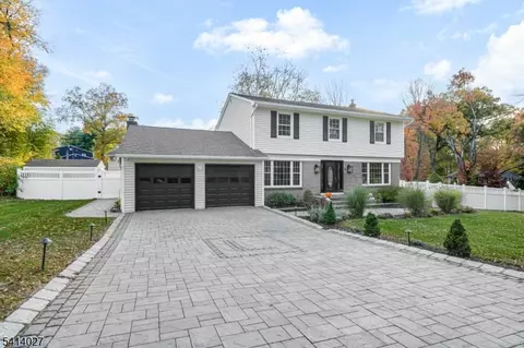 15 Glen Rd, Parsippany, NJ 07054