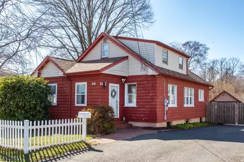 22 Delmar Ave, Morris Plains, NJ 07950