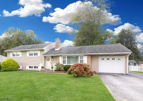 100 Eyland Ave, Succasunna, NJ 07876