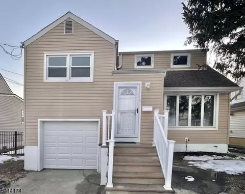 5 Gardner Pl, Parlin, NJ 08859