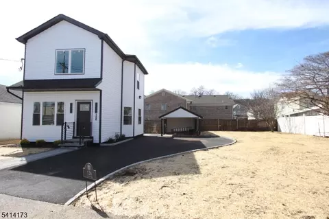 126 4th Ave, Hawthorne, NJ 07506