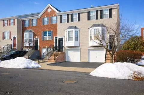 92 Perez Dr, Newark City, NJ 07103