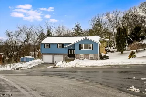 210 Ross Dr, Boonton, NJ 07005