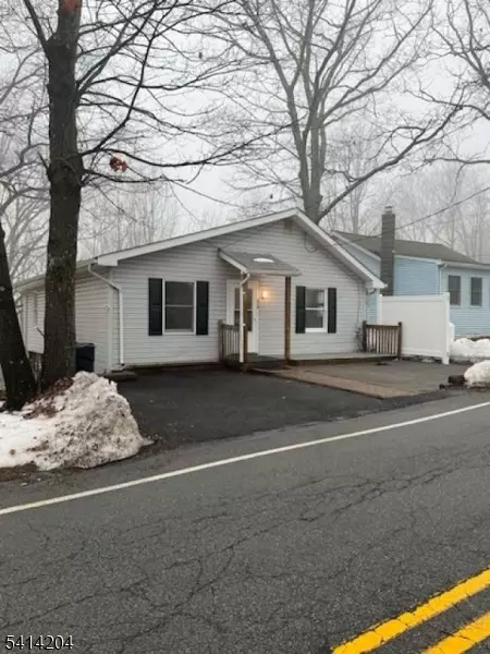 626 Brooklyn Mountain Rd, Hopatcong, NJ 07843