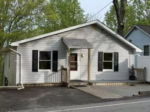 626 Brooklyn Mountain Rd, Hopatcong, NJ 07843