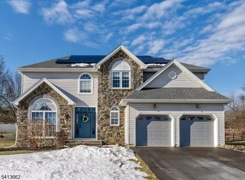 11 Jade Ln, Phillipsburg, NJ 08865