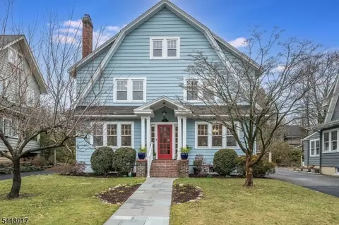 26 Clairidge Ct, Montclair, NJ 07042