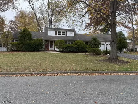 2 Peach Tree Ct, Parsippany, NJ 07054