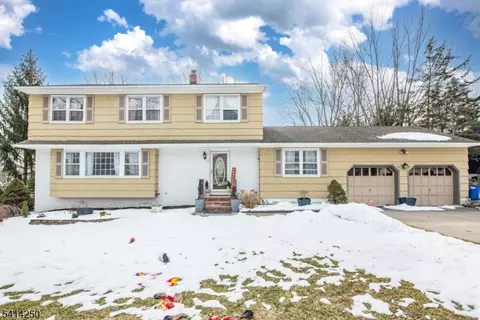 19 Mcneile Dr, Parsippany-troy Hills Twp, NJ 07054
