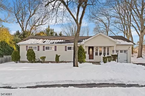 4 Harlow Cres, Fair Lawn, NJ 07410