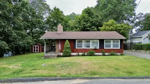 221 S Maryland Ave, Lake Hopatcong, NJ 07849