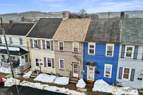 72 Lewis St, Phillipsburg, NJ 08865