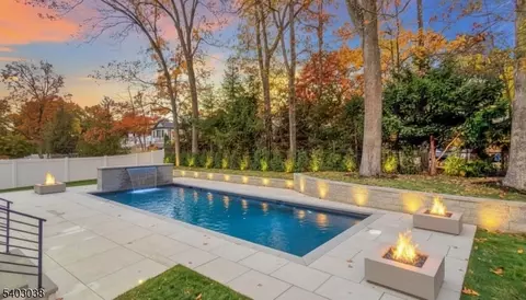 Exterior - 801 Godwin Rd, Paramus, NJ 07652 photo 3 of 4