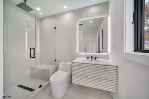 Bath - 801 Godwin Rd, Paramus, NJ 07652 photo 2 of 6