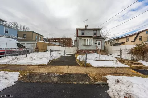9-11 Stratford Pl, Irvington, NJ 07111