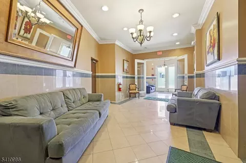 15-19 Tichenor Ln #407, Irvington, NJ 07111