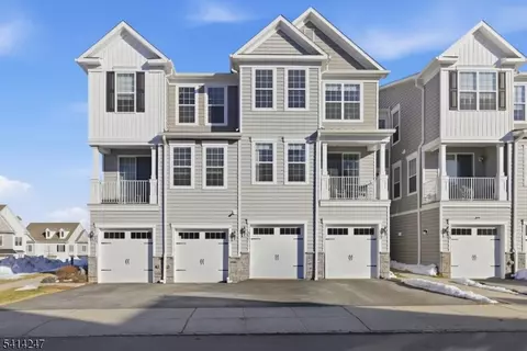 35 Aspen Dr, Cedar Grove, NJ 07009