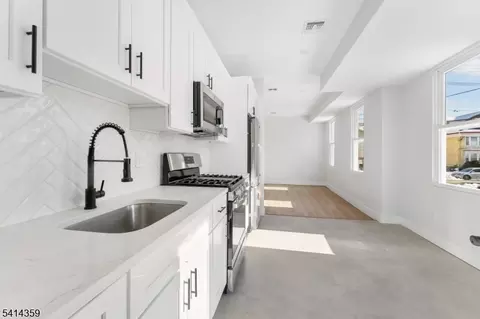 977 Sanford Ave, Irvington, NJ 07111