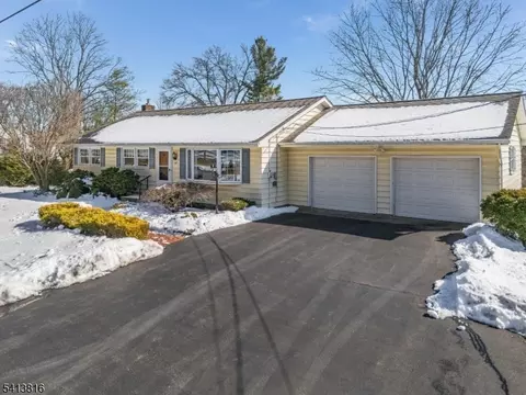 4 Roselle St, Milford, NJ 08848