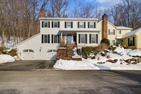 4 Birdseye Cir, Wayne, NJ 07470 photo 2