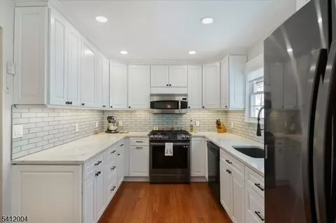 4 Birdseye Cir, Wayne, NJ 07470 photo 10