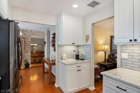 4 Birdseye Cir, Wayne, NJ 07470 photo 12